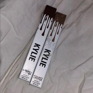 Kylie Cosmetics Makeup - Kylie Metal Mattes In Reign and Heir Kylie Cosmetics Makeup - Kylie Metal Mattes In Reign and Heir
